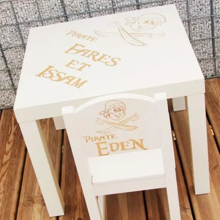 Table personnalisée enfant - Pirate Table personnalisée enfant - Pirate