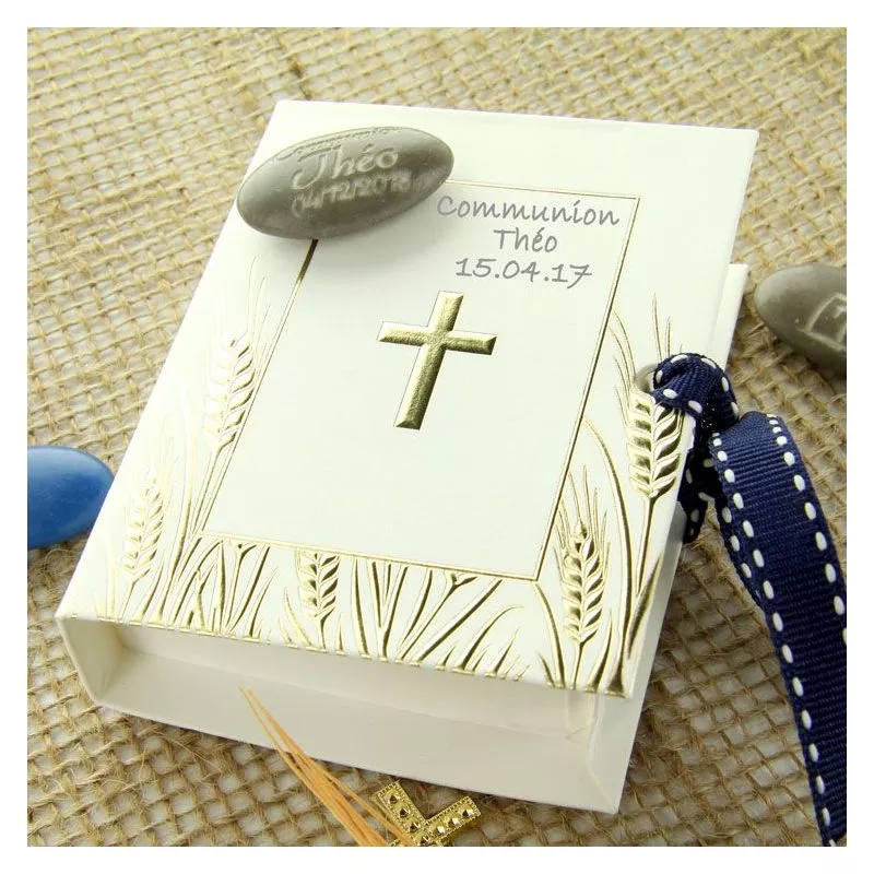 Boite dragées communion livre Bible (lot de 10) Boite dragées communion livre Bible (lot de 10)