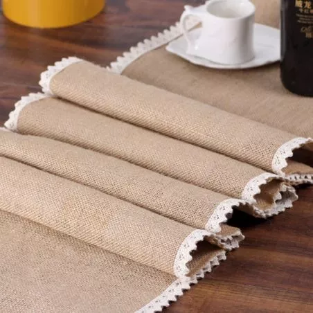 Chemin de table jute et Dentelle coton Chemin de table jute et Dentelle coton